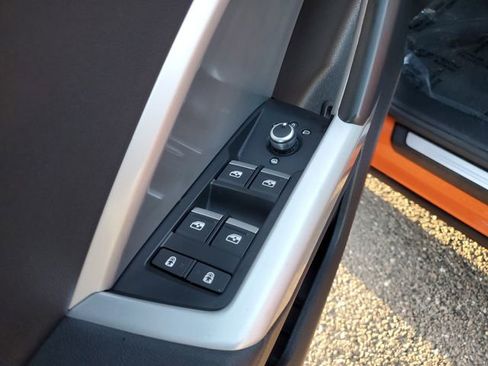 Used 2025 Audi Q3 2.0T Premium image 17