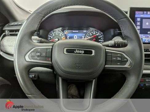 Used 2024 Jeep Compass Latitude AWD/4WD image 19