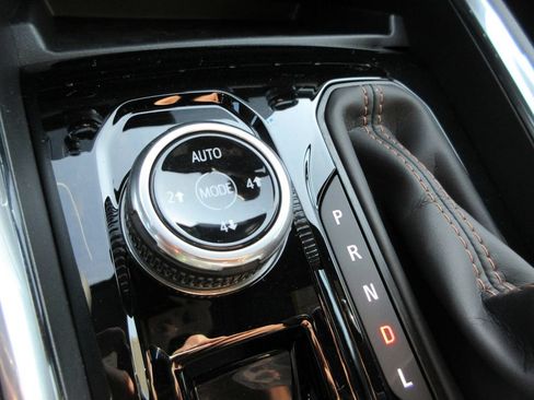 New 2026 GMC Canyon AT4 w/ Technology Plus Package AWD/4WD image 19