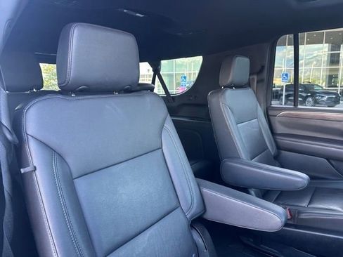 Used 2021 Chevrolet Suburban Z71 w/ Z71 Off-Road Package AWD/4WD image 16