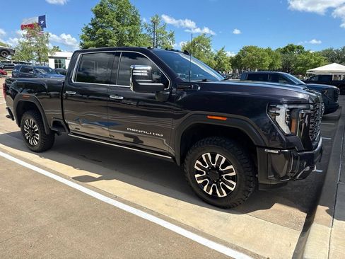 Used 2024 GMC Sierra 2500 Denali Ultimate AWD/4WD image 6