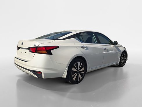 Used 2022 Nissan Altima 2.5 SV FWD image 6