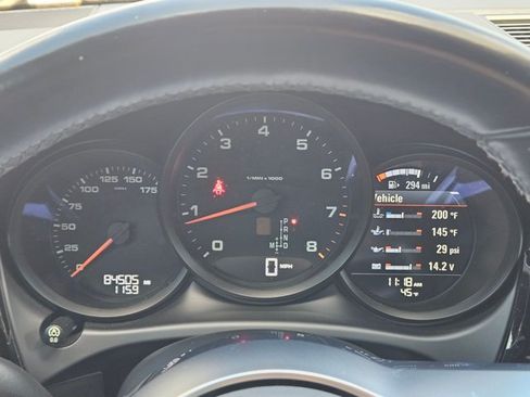 Used 2018 Porsche Macan AWD/4WD image 10