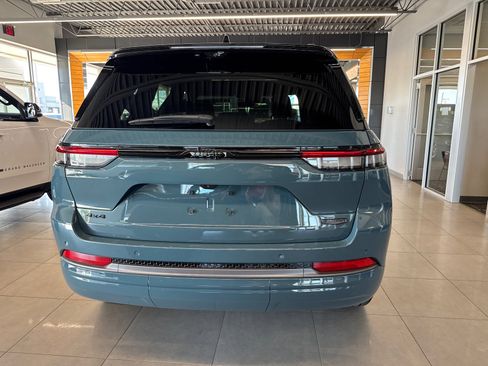 New 2026 Jeep Grand Cherokee Summit w/ Obsidian Package AWD/4WD image 4