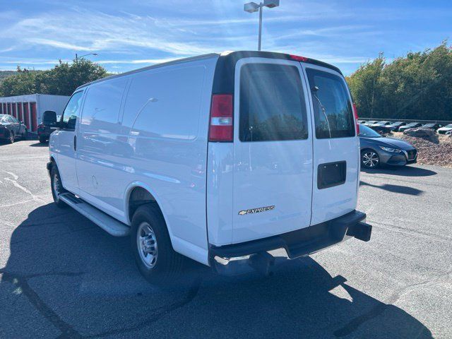 Used 2025 Chevrolet Express 2500 w/ Driver Convenience Package RWD image 5