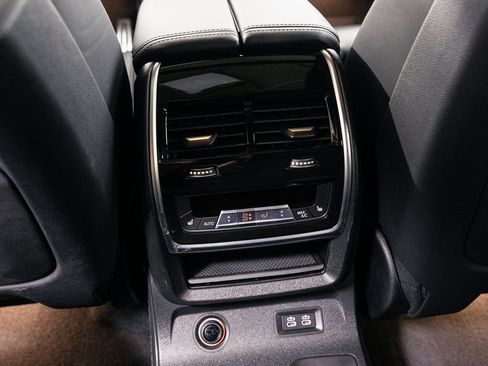 Used 2025 BMW X7 xDrive40i w/ Executive Package image 26