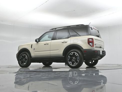 Used 2025 Ford Bronco Sport Outer Banks w/ Outer Banks Tech Package+ AWD/4WD image 52