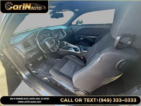Used 2020 Dodge Challenger SXT w/ Blacktop Package image 9