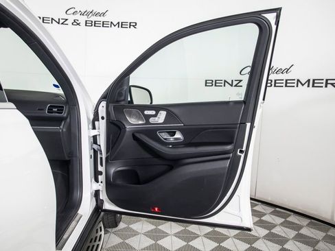 Used 2023 Mercedes-Benz GLS 450 4MATIC image 25