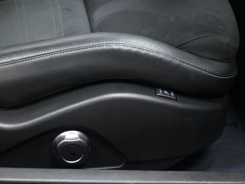 Used 2014 Nissan GT-R Premium image 71