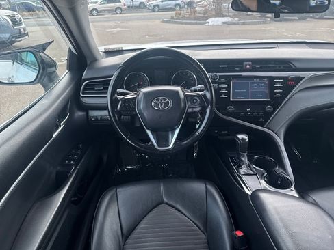 Used 2019 Toyota Camry SE image 11
