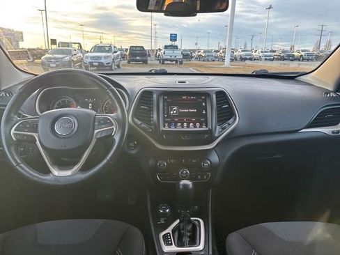 Used 2016 Jeep Cherokee Latitude w/ Comfort & Convenience Group image 12