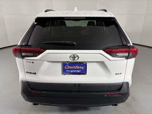 Used 2021 Toyota RAV4 XLE image 7