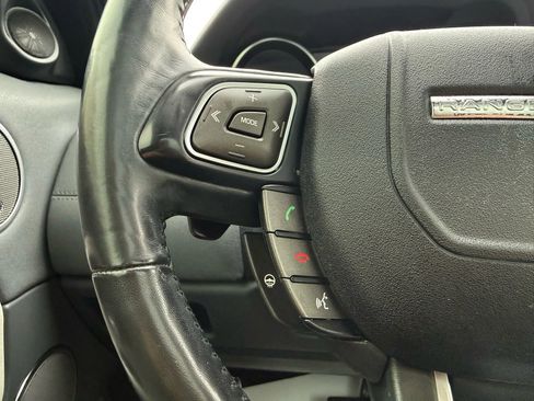 Used 2018 Land Rover Range Rover Evoque image 32