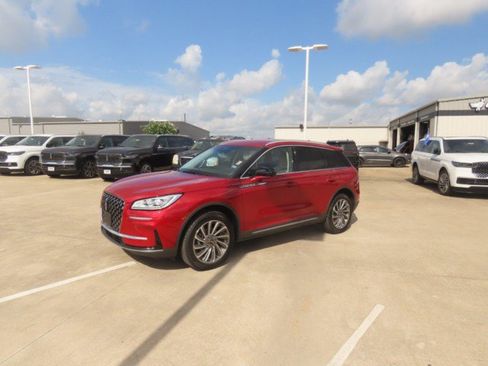 Used 2024 Lincoln Corsair Reserve FWD image 2