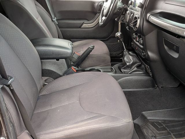 Used 2013 Jeep Wrangler Unlimited Sport AWD/4WD image 34