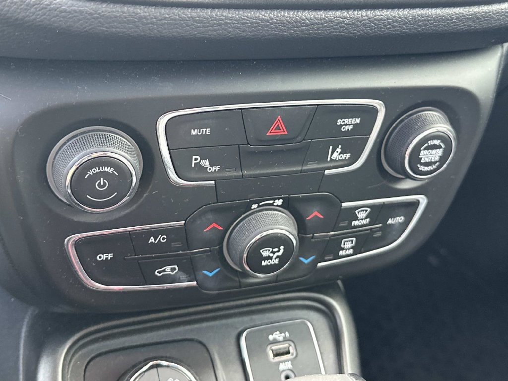 Used 2018 Jeep Compass Trailhawk w/ Leather Interior Group AWD/4WD image 21