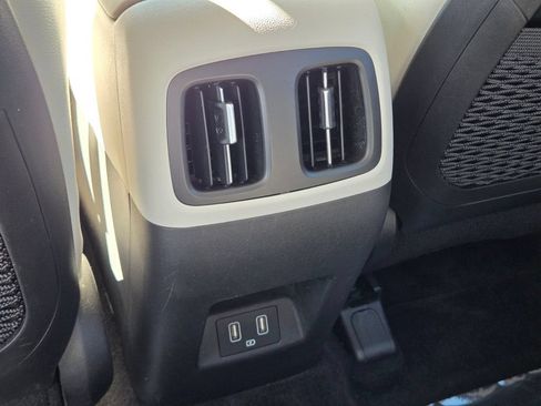 Used 2022 Hyundai Tucson Limited FWD image 16