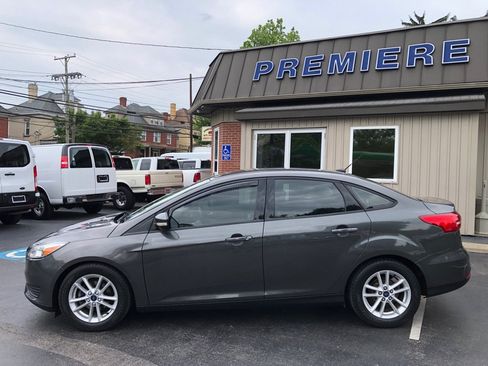 Used 2015 Ford Focus SE FWD image 3