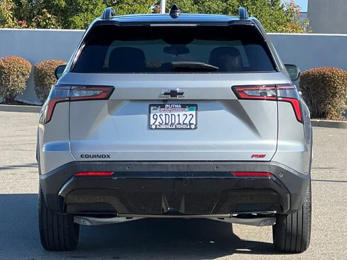 Used 2025 Chevrolet Equinox RS image 8