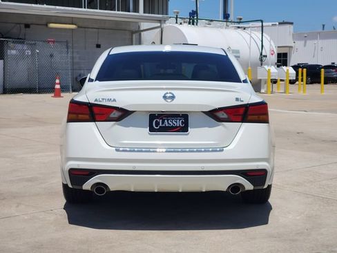 Used 2021 Nissan Altima 2.5 SL FWD image 6