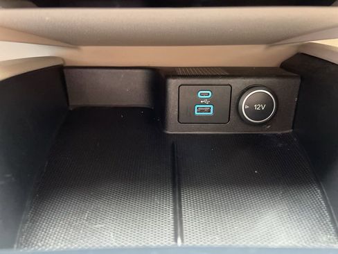 Used 2021 Ford Escape SE image 30