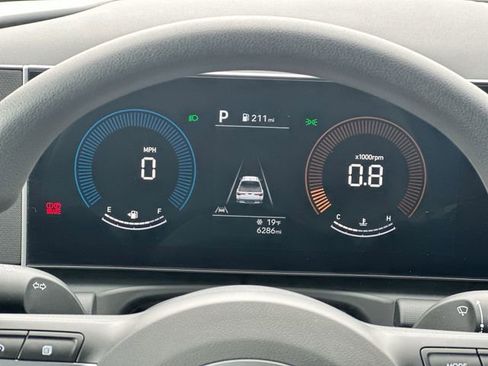 Used 2025 Hyundai Santa Cruz SEL image 12