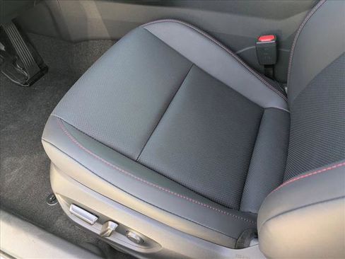New 2026 Toyota Prius Plug-In Hybrid FWD image 4