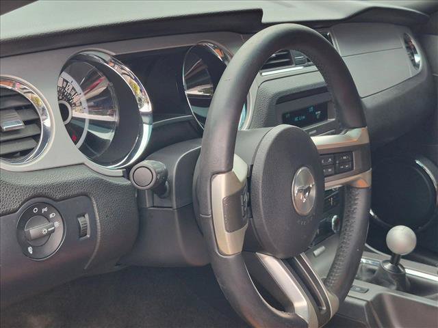 Used 2013 Ford Mustang GT Premium w/ Security Pkg RWD image 9