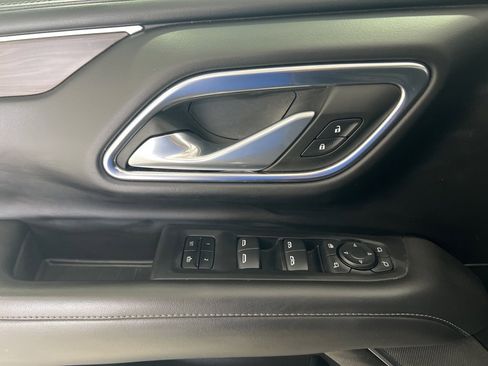 Used 2023 Chevrolet Suburban Z71 w/ Luxury Package image 21