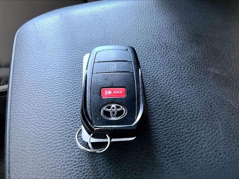 Certified 2025 Toyota Tacoma SR image 33