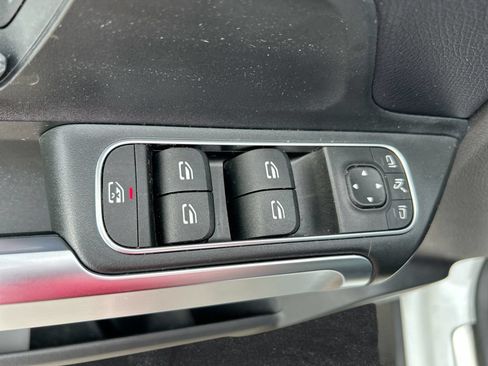 Used 2020 Mercedes-Benz GLB 250 w/ Premium Package image 14