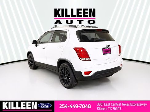 Used 2021 Chevrolet Trax LT w/ Sport Edition image 6