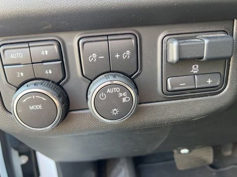Used 2024 Chevrolet Suburban Z71 w/ Luxury Package AWD/4WD image 30