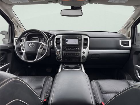 Used 2018 Nissan Titan PRO-4X image 12