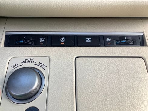 Used 2014 Lexus ES 350 w/ Luxury Package FWD image 22