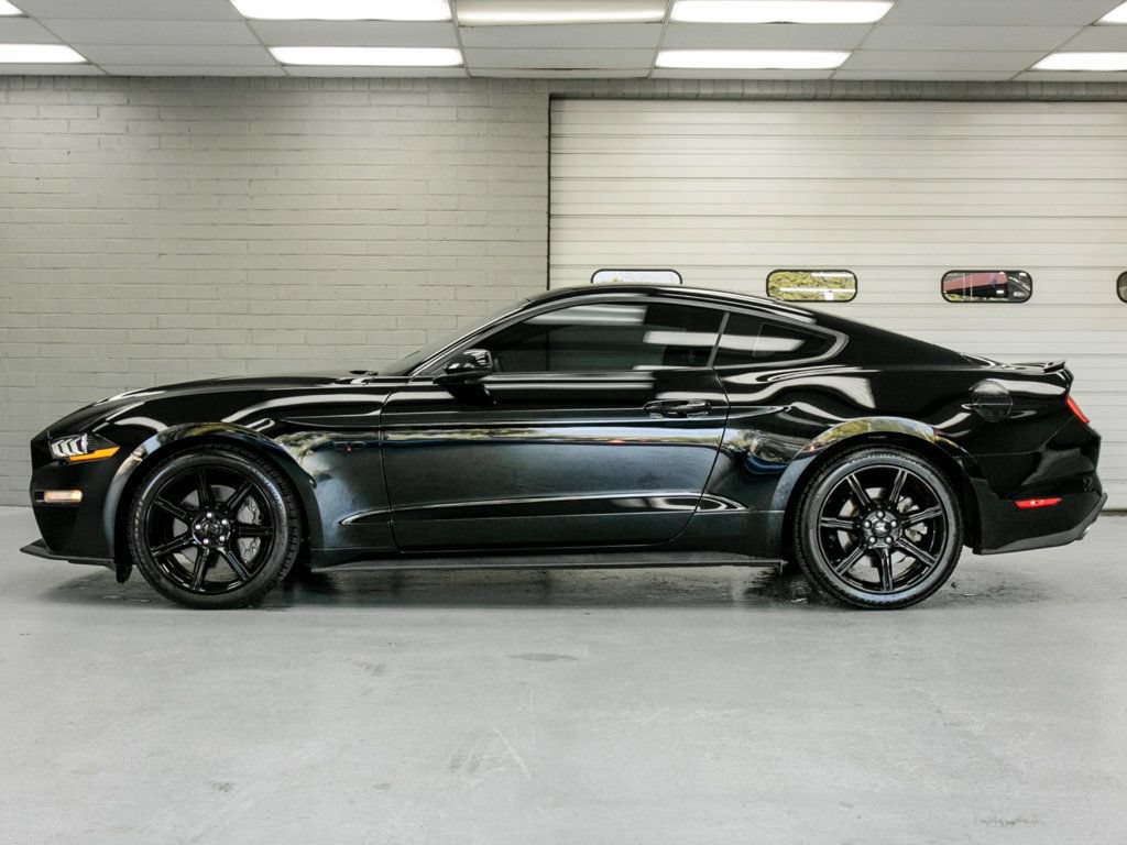 Used 2020 Ford Mustang GT w/ Black Accent Package RWD image 4
