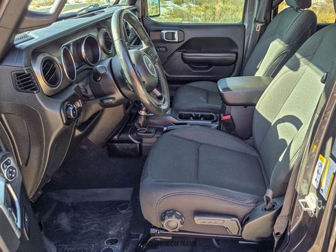 Used 2019 Jeep Wrangler Unlimited Sport S image 22