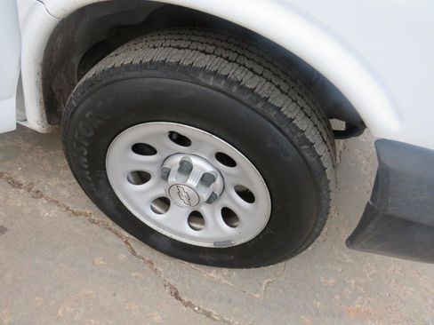 Used 2014 Chevrolet Express 1500 LS image 31