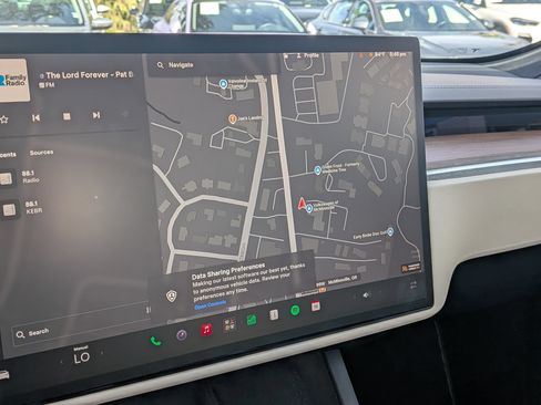 Used 2022 Tesla Model S AWD/4WD image 17