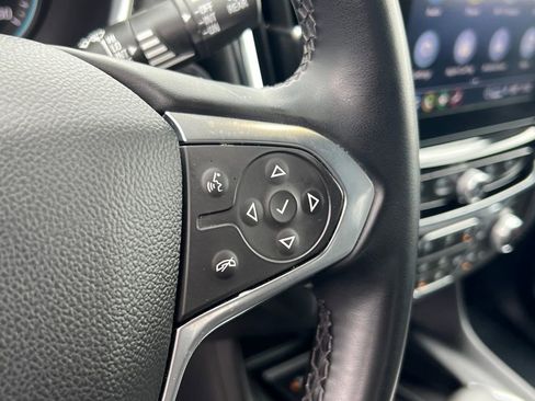 Used 2023 Chevrolet Traverse LT image 24