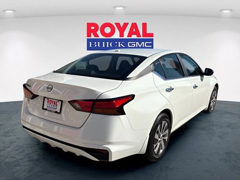 Used 2025 Nissan Altima 2.5 S image 7