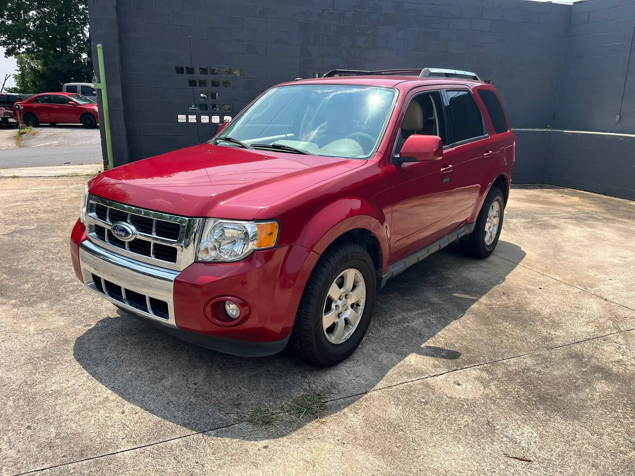 Used 2011 Ford Escape Limited FWD image 4