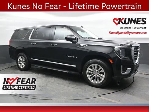 Used 2023 GMC Yukon XL SLT AWD/4WD image 1