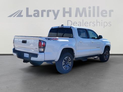 Used 2021 Toyota Tacoma TRD Sport w/ Technology Package image 5