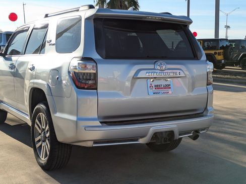 Used 2022 Toyota 4Runner TRD Sport AWD/4WD image 3