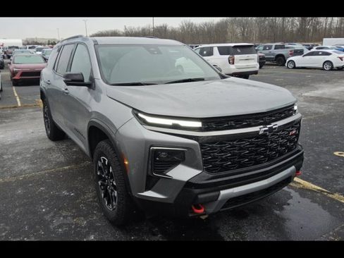 Used 2024 Chevrolet Traverse Z71 image 5