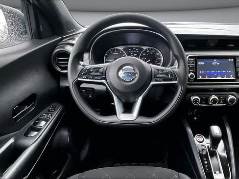 Used 2020 Nissan Kicks S w/ Interior Electronics Package image 8