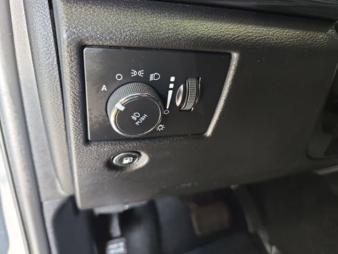 Used 2020 Jeep Grand Cherokee Altitude image 27