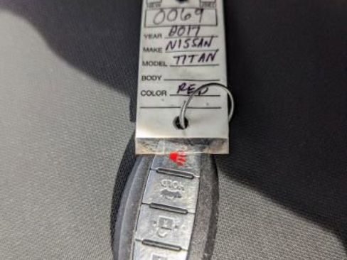 Used 2017 Nissan Titan S image 22